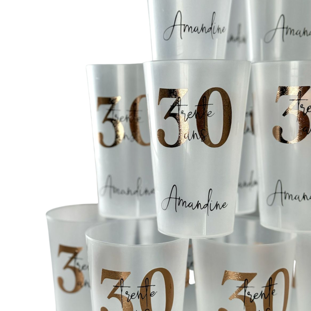 Gobelet anniversaire personnalisé fait main