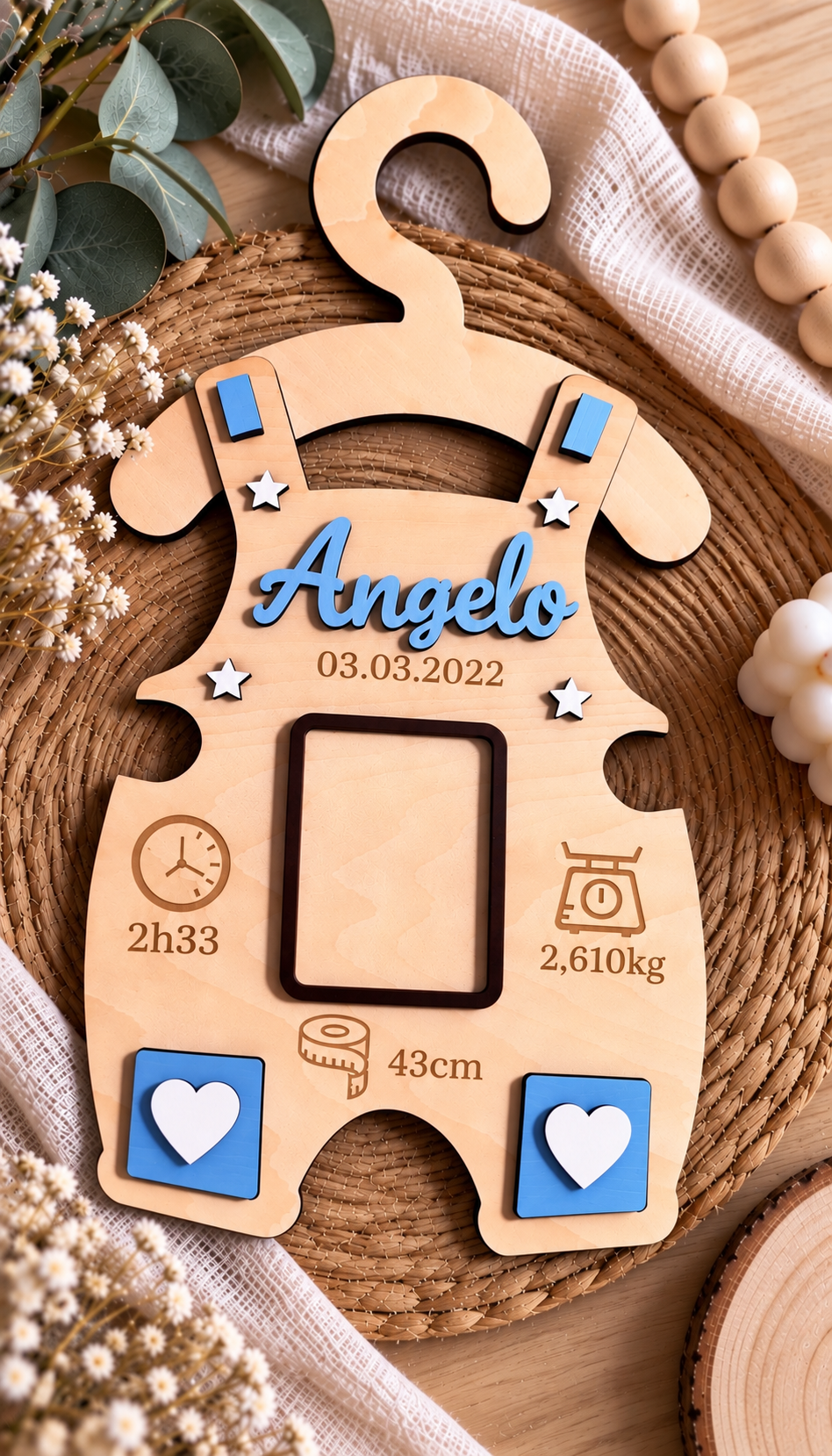 Porte-cintre naissance personnalisé en bois – Souvenir bébé avec prénom et informations de naissance