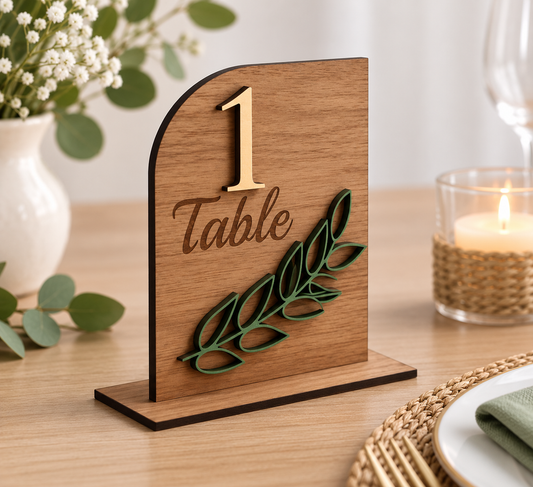 Numéro de Table Mariage en Bois avec Feuillage – Décoration Élégante et Champêtre